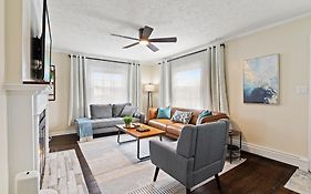 Charming Home In Speedway